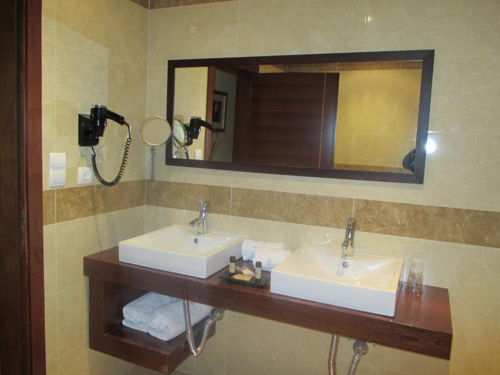 Hotel Do Vale Aguiar da Beira Room photo